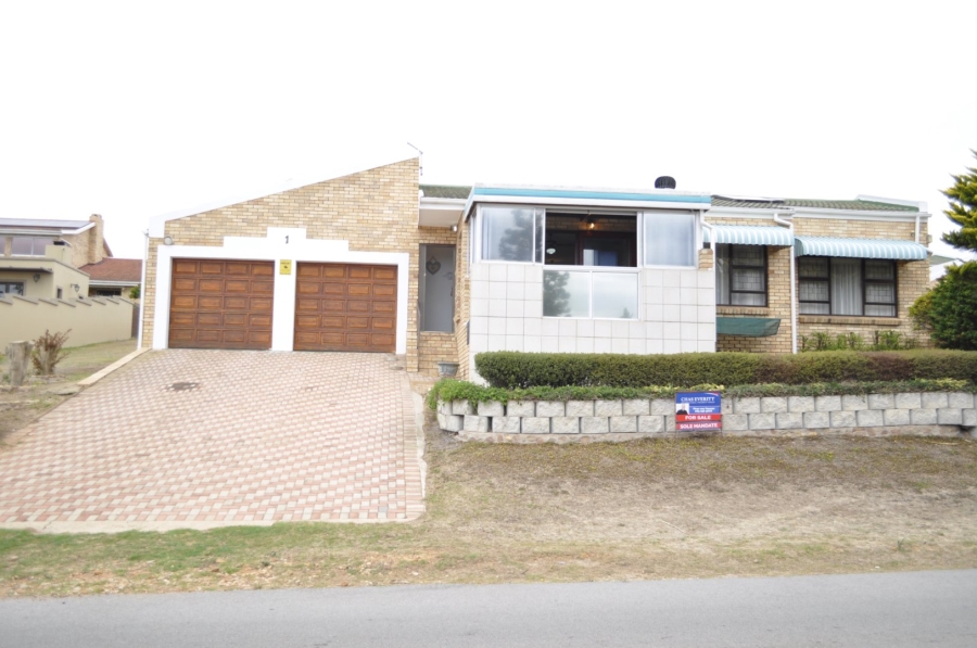 3 Bedroom Property for Sale in Wavecrest Eastern Cape